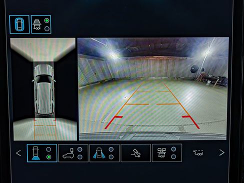 Used 2025 GMC Yukon Denali w/ Denali Reserve Package image 23