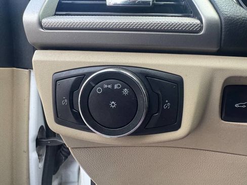 Used 2013 Ford Fusion SE FWD image 25