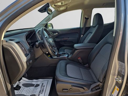 Used 2022 Chevrolet Colorado Z71 w/ Safety Package image 9