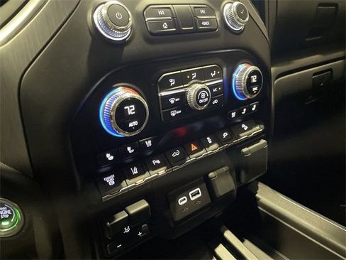 Used 2020 GMC Sierra 2500 Denali w/ Denali Ultimate Package image 23