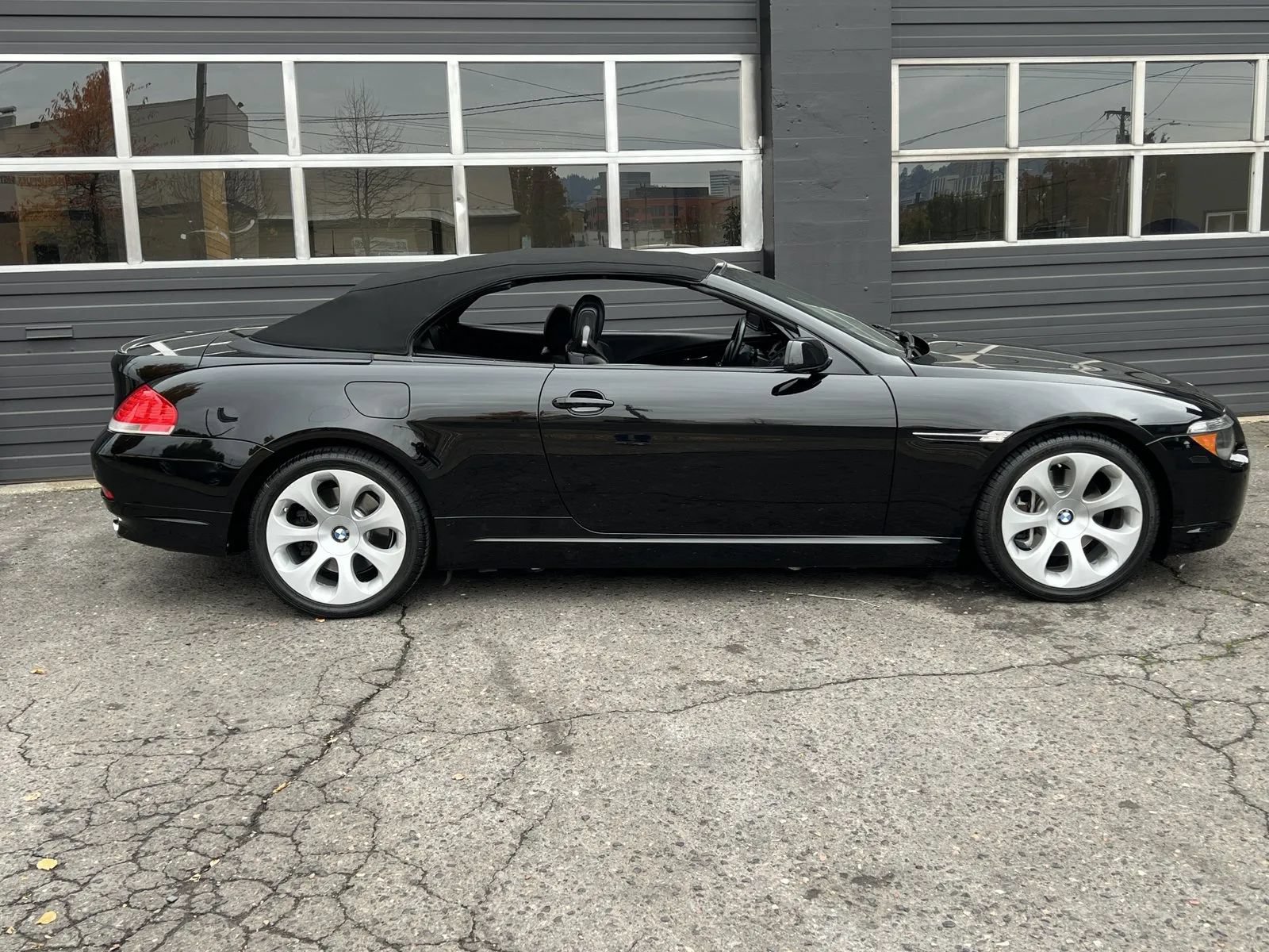 Used 2007 BMW 650i Convertible RWD image 7