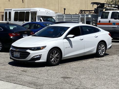 Used 2023 Chevrolet Malibu LT FWD image 2