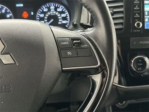 Used 2016 Mitsubishi Outlander SE image 9
