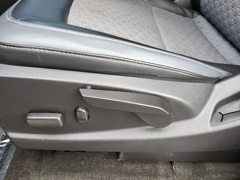 Used 2018 Chevrolet Colorado Z71 AWD/4WD image 14