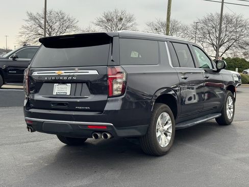 Used 2022 Chevrolet Suburban Premier image 3