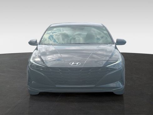 Used 2023 Hyundai Elantra SEL w/ Convenience Package FWD image 2