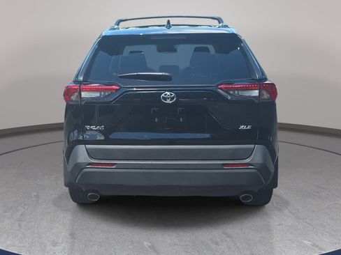 Used 2025 Toyota RAV4 XLE Premium w/ Weather Package FWD image 6