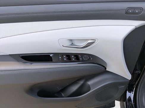 New 2026 Hyundai Tucson Limited FWD image 17