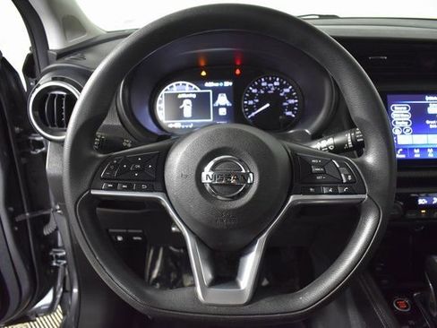 Used 2021 Nissan Kicks SV image 13