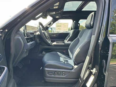 New 2026 INFINITI QX80 4WD image 7