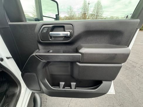 Used 2021 Chevrolet Silverado 2500 Custom w/ Custom Value Package image 23