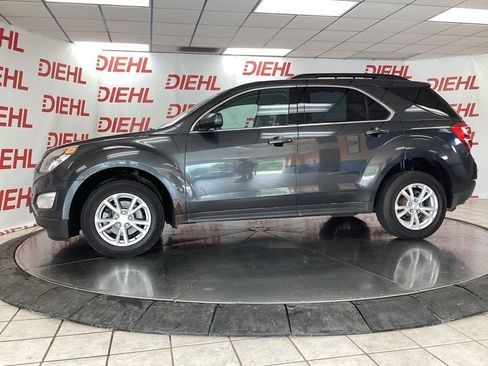 Used 2017 Chevrolet Equinox LT FWD image 4
