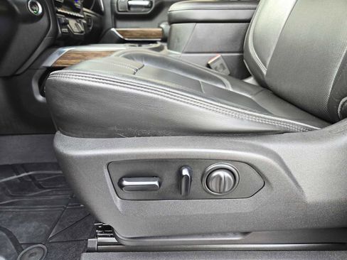 Used 2019 Chevrolet Silverado 1500 High Country image 24