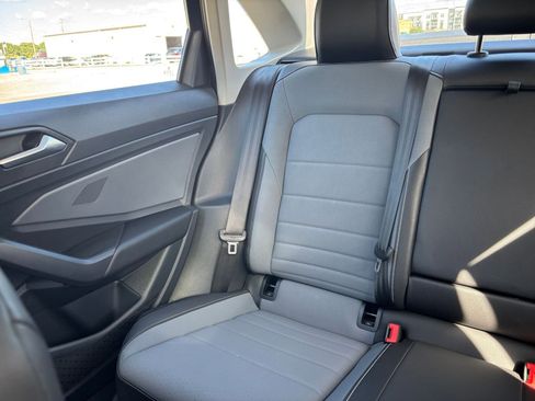 Used 2025 Volkswagen Jetta SE image 38