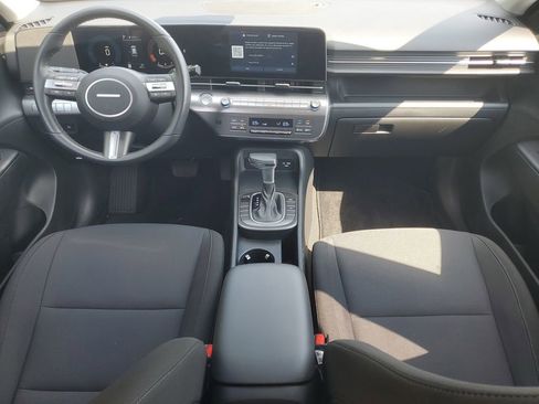 Used 2025 Hyundai Kona SEL image 12