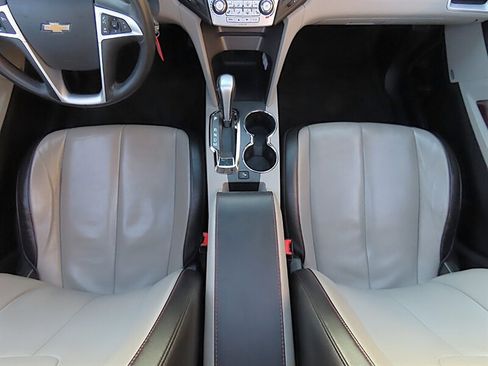 Used 2011 Chevrolet Equinox LTZ image 17