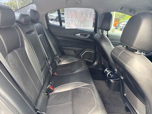 Used 2019 Alfa Romeo Giulia w/ Quick Order Package 22K Sport RWD image 15