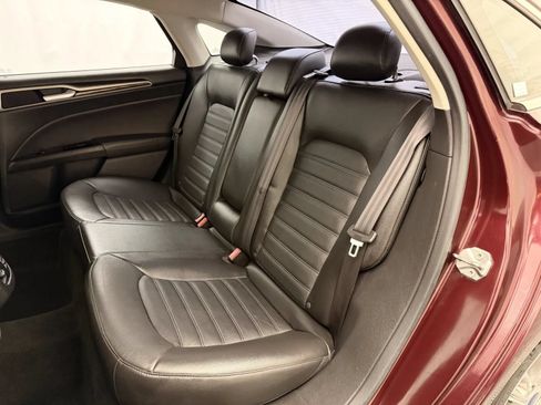 Used 2013 Ford Fusion SE FWD image 21