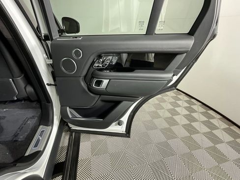 Used 2020 Land Rover Range Rover SV Autobiography Dynamic image 24