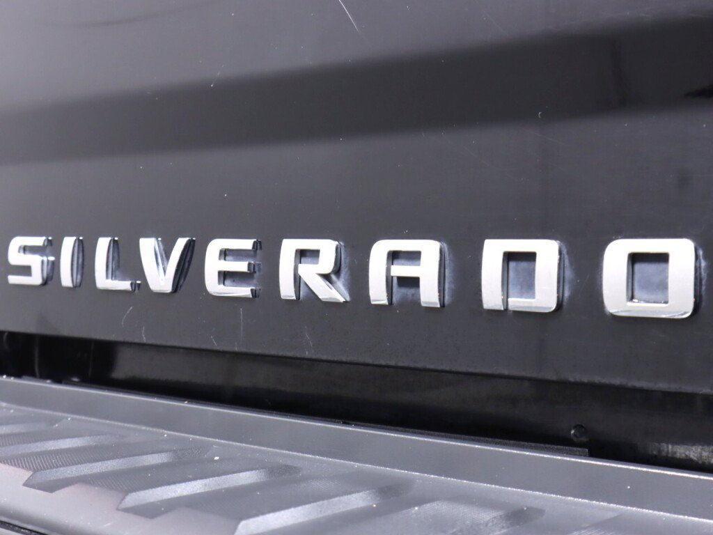 Used 2017 Chevrolet Silverado 1500 LTZ Z71 w/ LTZ Plus Package AWD/4WD image 40