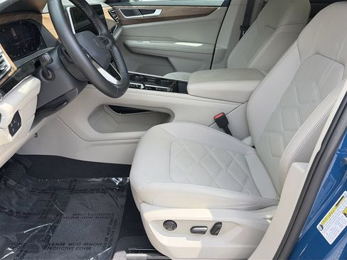 Certified 2026 Volkswagen Atlas SE w/ Panoramic Sunroof Package FWD image 18