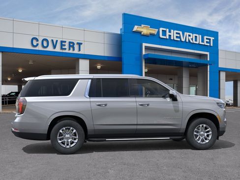 New 2026 Chevrolet Suburban LS RWD image 5