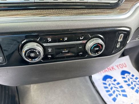Used 2024 Chevrolet Silverado 2500 LT AWD/4WD image 19