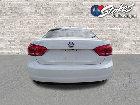 Used 2015 Volkswagen Passat 1.8T Limited Edition image 5
