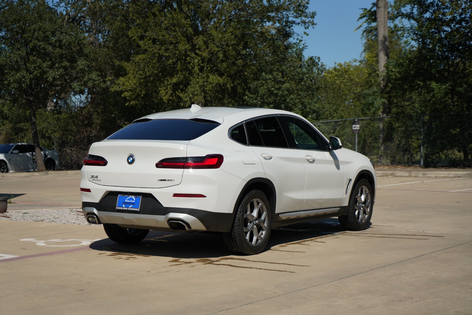 Used 2023 BMW X4 xDrive30i w/ Convenience Package AWD/4WD image 5