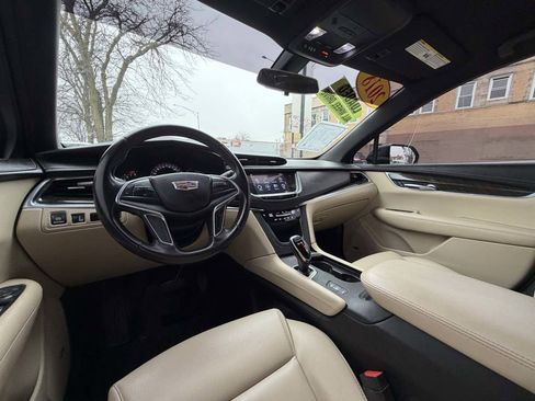Used 2018 Cadillac XT5 AWD image 18