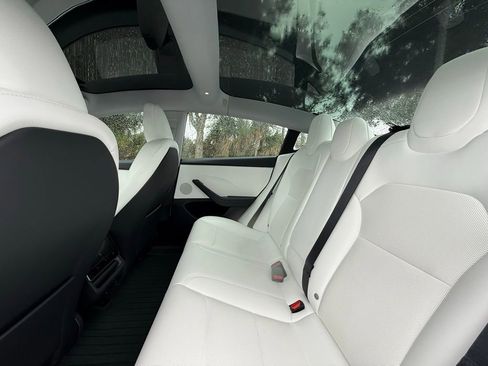 Used 2025 Tesla Model 3 image 15