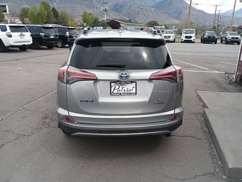 Used 2017 Toyota RAV4 XLE w/ Convenience Package image 4