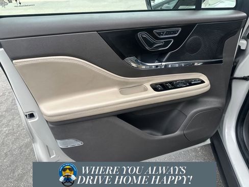 Certified 2023 Lincoln Corsair FWD w/ Equipment Group 101A image 9