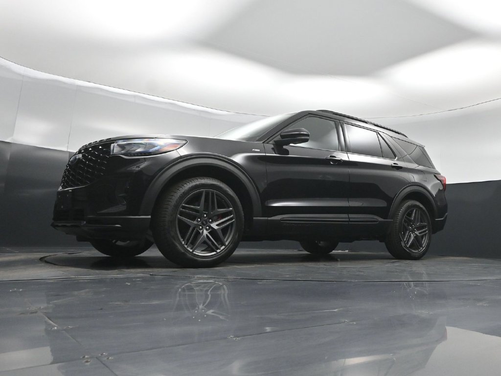 Certified 2026 Ford Explorer ST-Line w/ ST-Line Street Pack AWD/4WD image 40