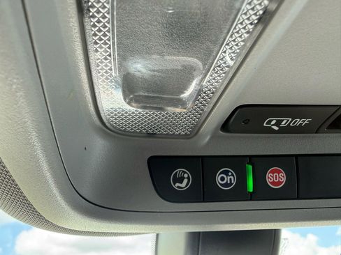 Used 2019 Chevrolet Equinox LT FWD image 18