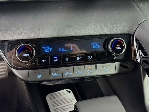 New 2026 Hyundai Elantra SEL Sport FWD image 17