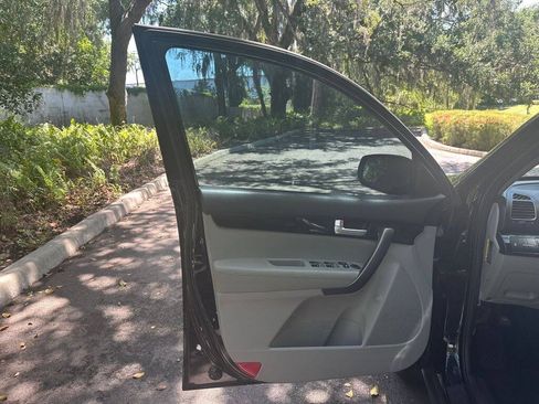 Used 2014 Kia Sorento LX FWD image 16