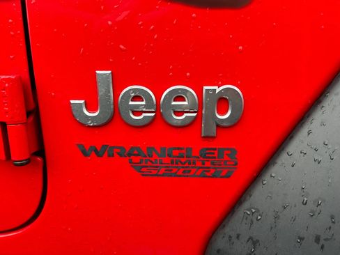 Used 2019 Jeep Wrangler Unlimited Sport AWD/4WD image 3