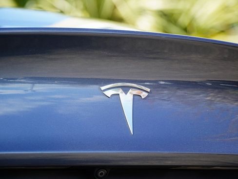 Used 2020 Tesla Model 3 Standard Range image 9