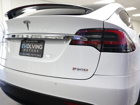 Used 2016 Tesla Model X Performance AWD/4WD image 17