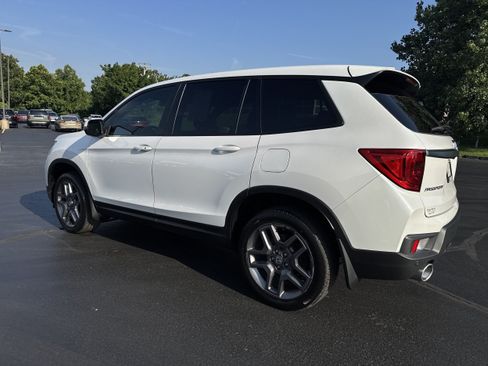 Used 2023 Honda Passport EX-L image 3
