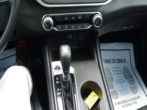 Used 2024 Nissan Altima 2.5 SV image 23