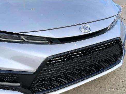 Used 2020 Toyota Corolla SE image 31