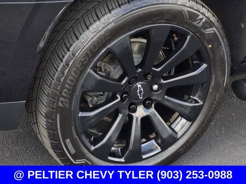 Used 2021 Chevrolet Tahoe Z71 w/ Z71 Off-Road Package AWD/4WD image 7