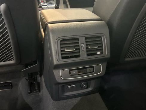 Certified 2025 Audi Q5 2.0T Premium Plus image 20