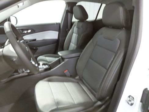 New 2026 Chevrolet Trax LT w/ Driver Confidence Package FWD image 5