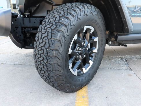 Used 2025 Jeep Wrangler Unlimited Rubicon 4xe w/ Safety Group image 19