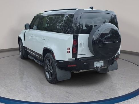 Certified 2025 Land Rover Defender 110 X-Dynamic SE AWD/4WD image 8