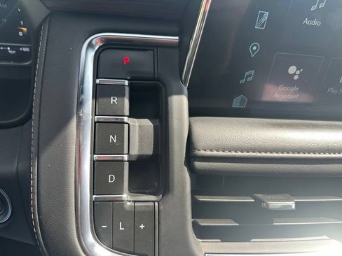Used 2023 Chevrolet Tahoe High Country AWD/4WD image 23
