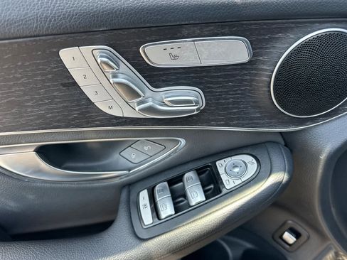 Used 2022 Mercedes-Benz GLC 300 image 13